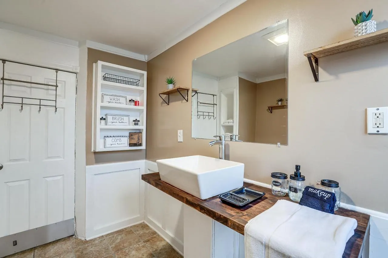 Comfy Bayonne Townhome About 11 Mi To Nyc Attractions United States