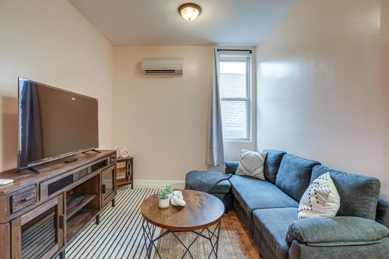 Comfy Bayonne Townhome About 11 Mi To Nyc Attractions 0*,  United States